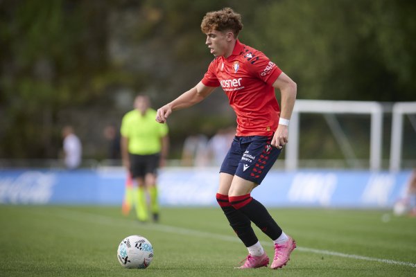 股票配资开户会员 每体：奥萨苏纳边锋穆尼奥斯更换经纪公司，为重返巴萨打开了大门