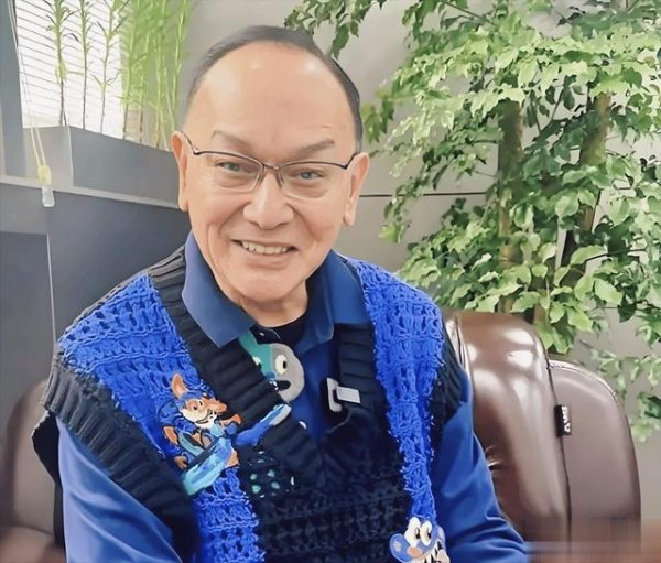 配资首选炒股门户 知名港星自曝炒股亏掉3000万，大曝女星饭局内幕，支票金额随便填